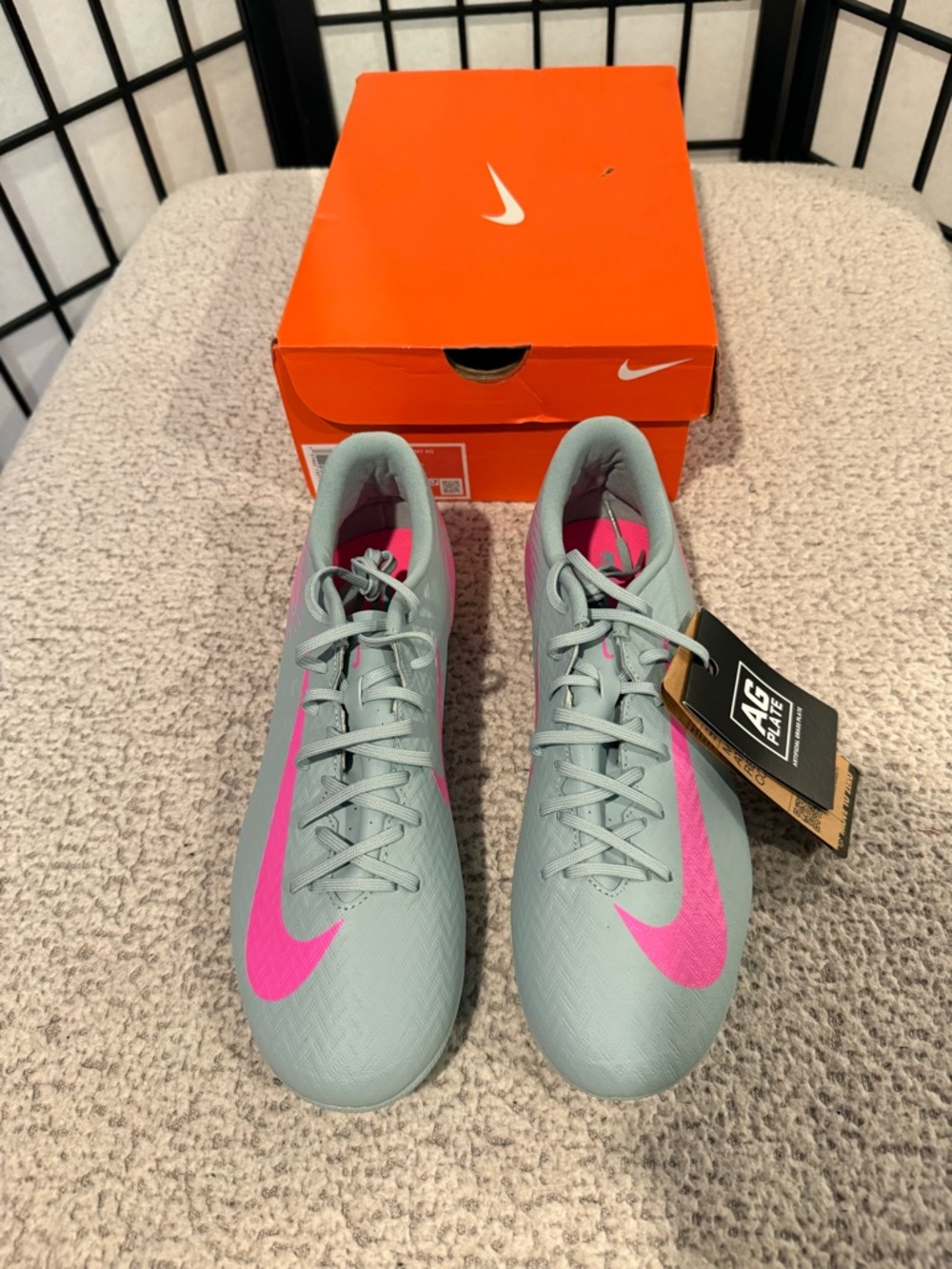 Soccer Cleats Nike Zoom Vapor 16‎ Academy AG Gray Pink NWT Men’s 8.5 /Women’s 10